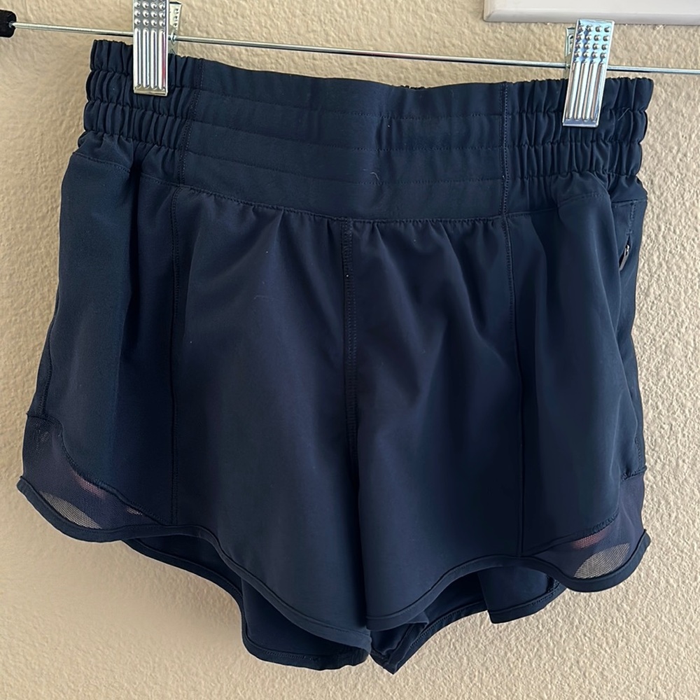 Lululemon Hotty Hot High Rise Lined Shorts 2.5